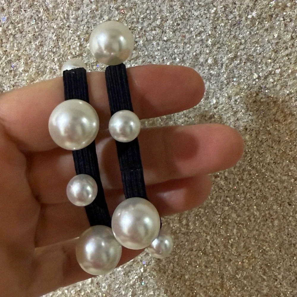 Elegant Black and White Pearl Hair Ties